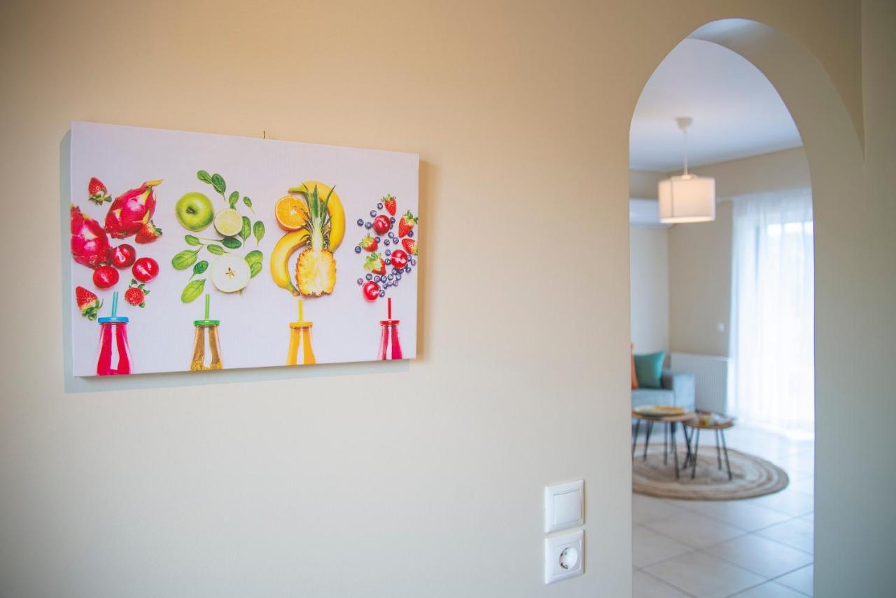 Helios: Charming Beach Home Next To Crystal Waters Néa Mákri エクステリア 写真