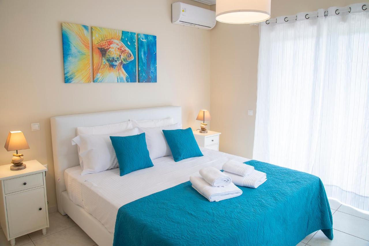 Helios: Charming Beach Home Next To Crystal Waters Néa Mákri エクステリア 写真