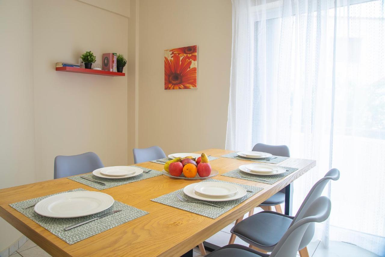 Helios: Charming Beach Home Next To Crystal Waters Néa Mákri エクステリア 写真