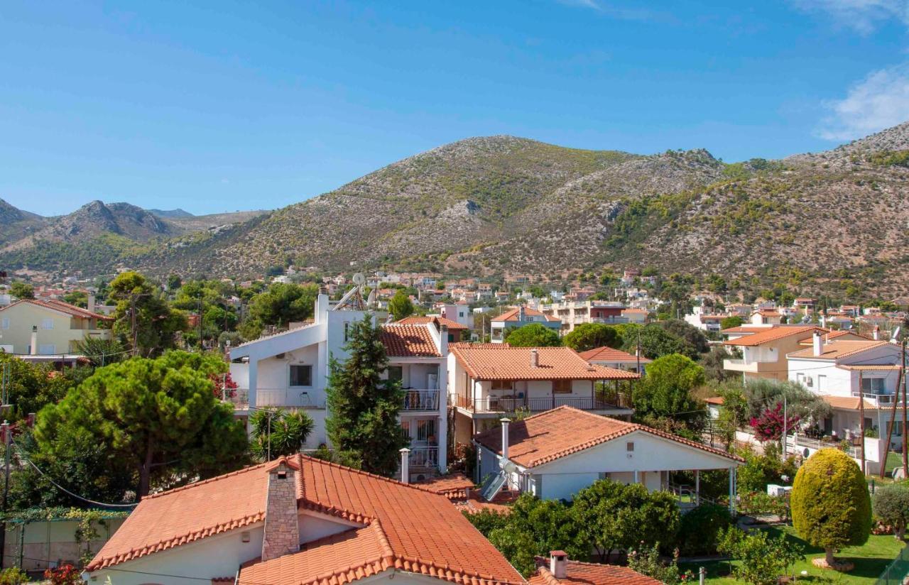 Helios: Charming Beach Home Next To Crystal Waters Néa Mákri エクステリア 写真