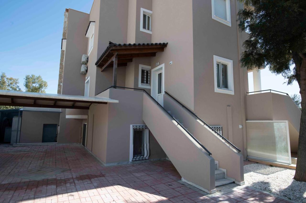 Helios: Charming Beach Home Next To Crystal Waters Néa Mákri エクステリア 写真