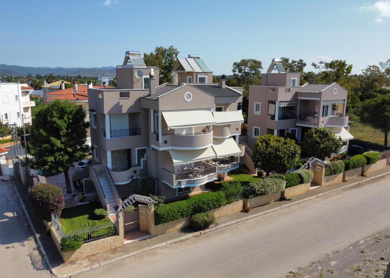 Helios: Charming Beach Home Next To Crystal Waters Néa Mákri エクステリア 写真